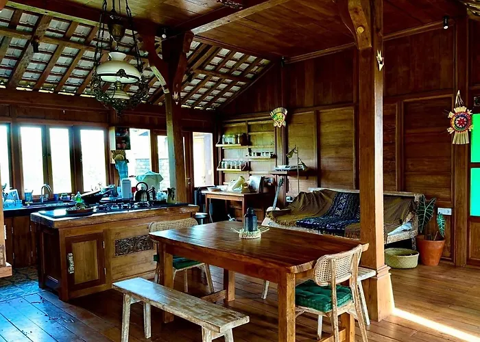Rumah Pacung Villa Penebel